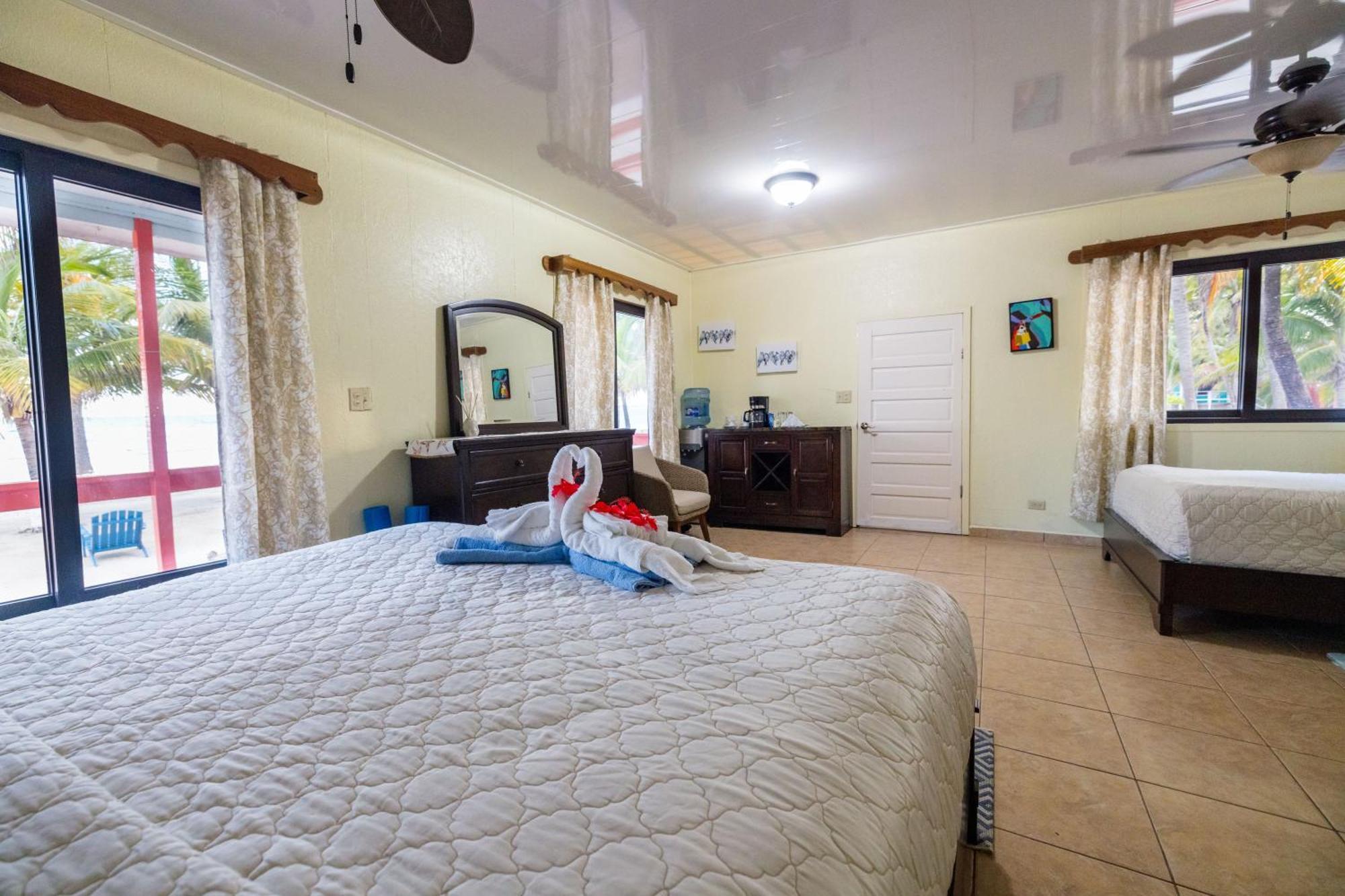 Blue Marlin Beach Resort Dangriga Extérieur photo