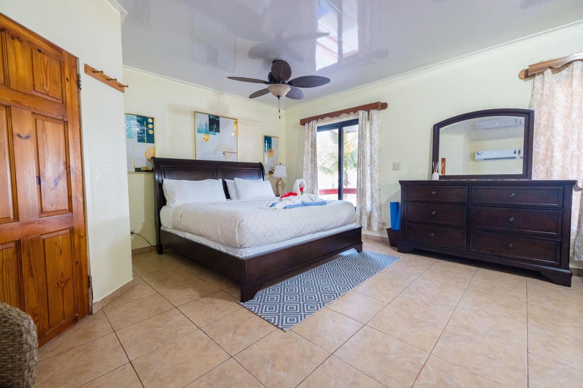 Blue Marlin Beach Resort Dangriga Extérieur photo