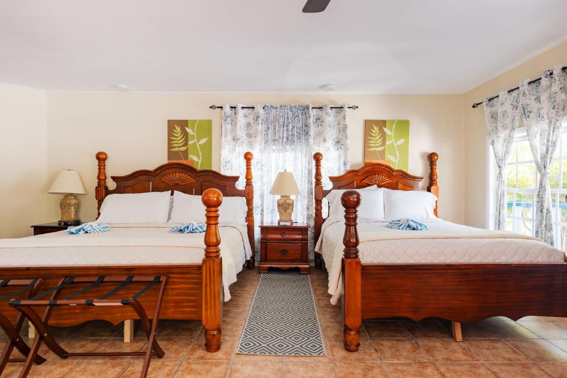 Blue Marlin Beach Resort Dangriga Extérieur photo