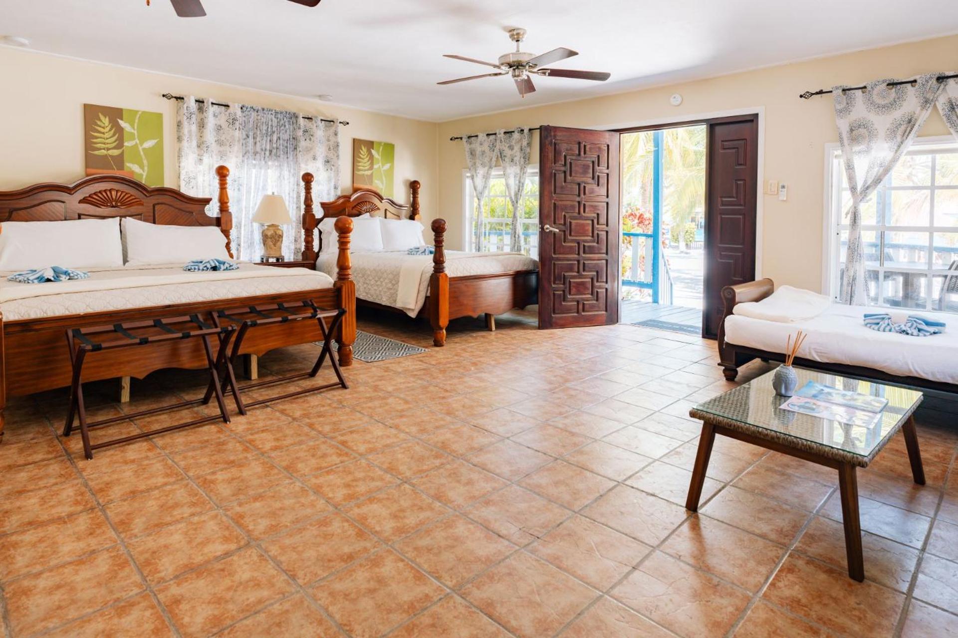 Blue Marlin Beach Resort Dangriga Extérieur photo