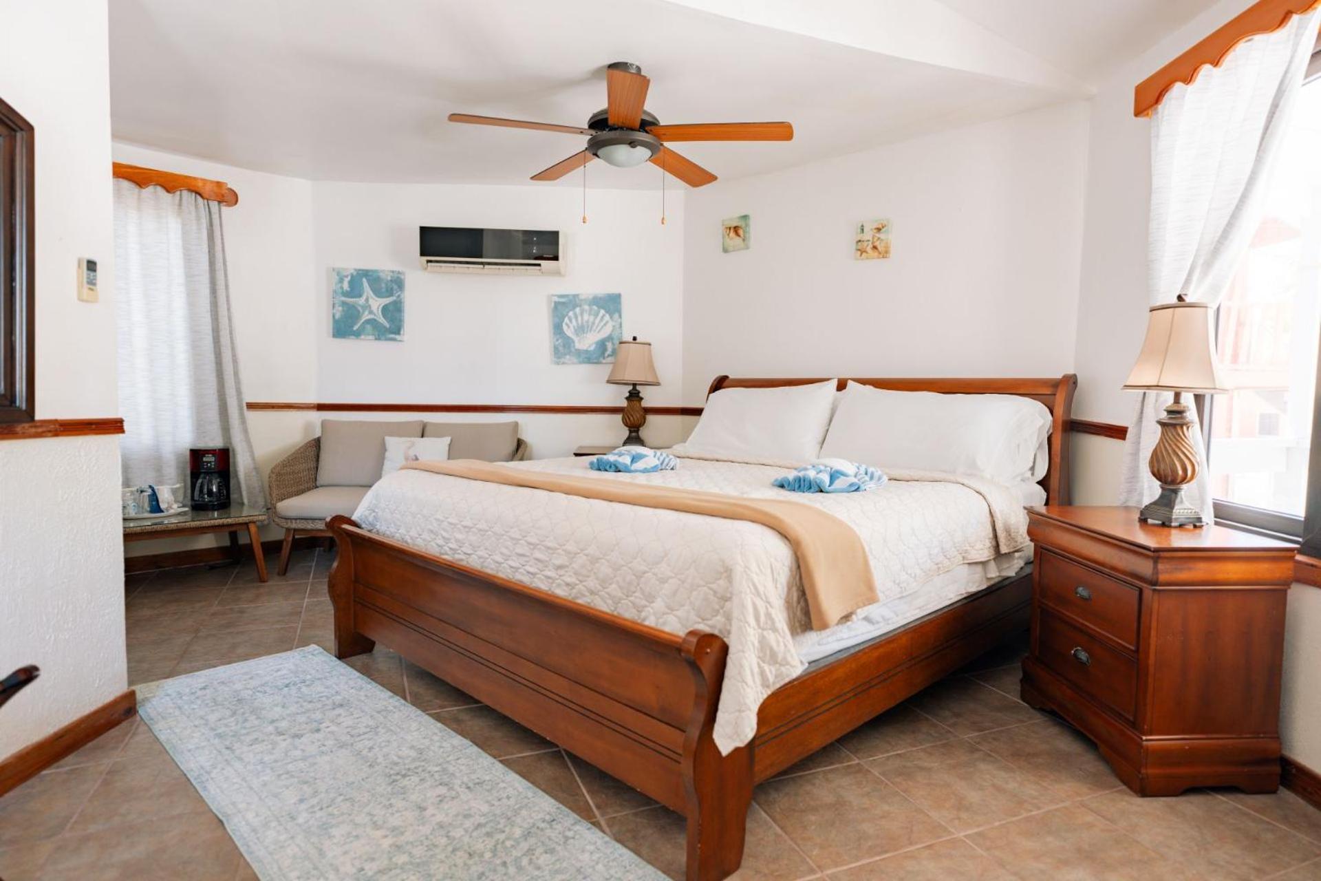 Blue Marlin Beach Resort Dangriga Extérieur photo