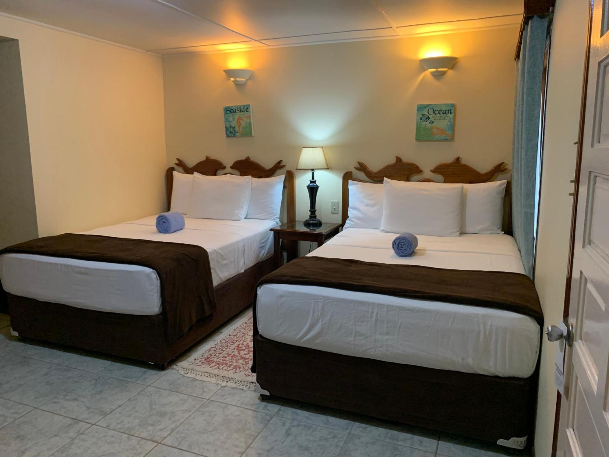 Blue Marlin Beach Resort Dangriga Extérieur photo