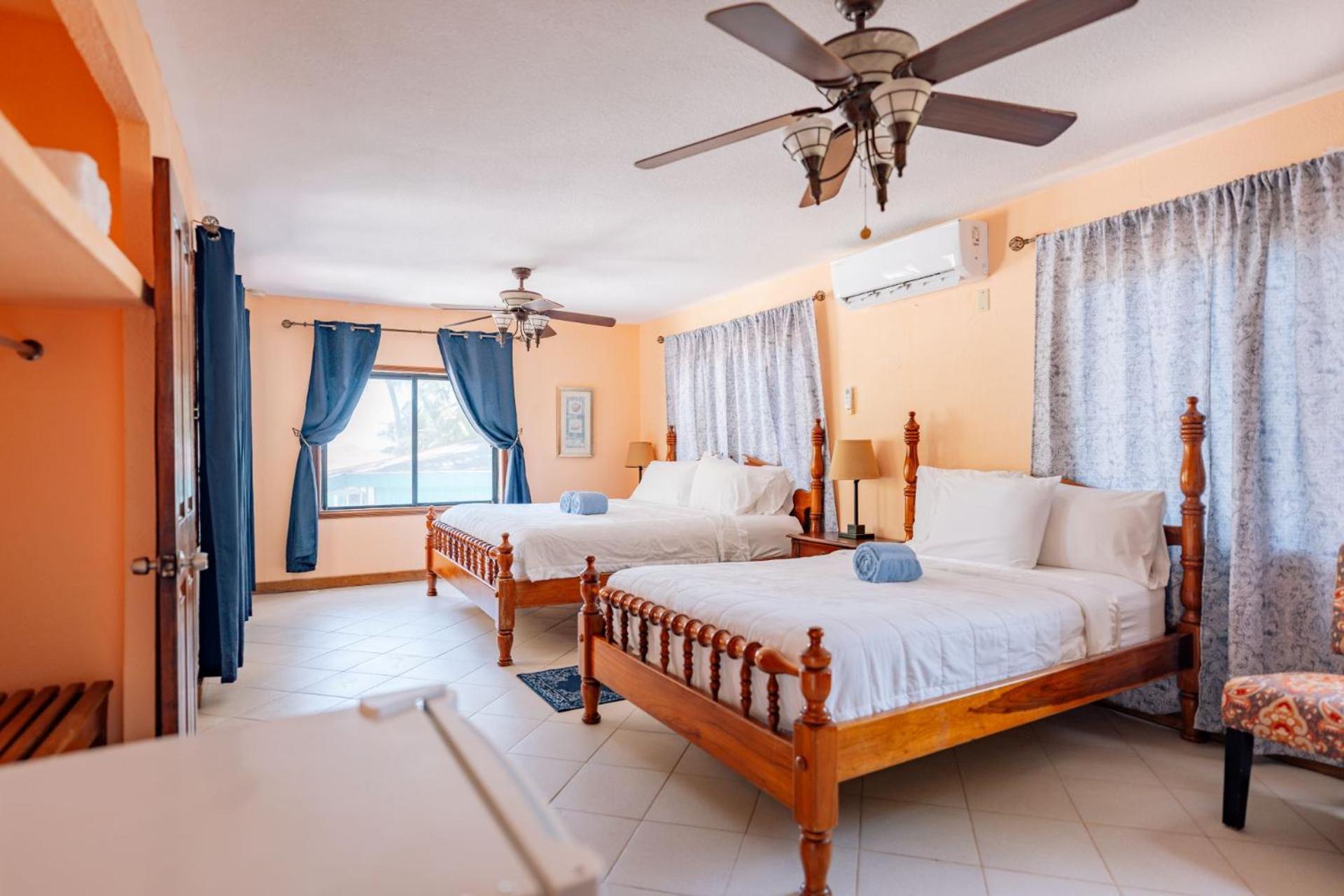 Blue Marlin Beach Resort Dangriga Extérieur photo