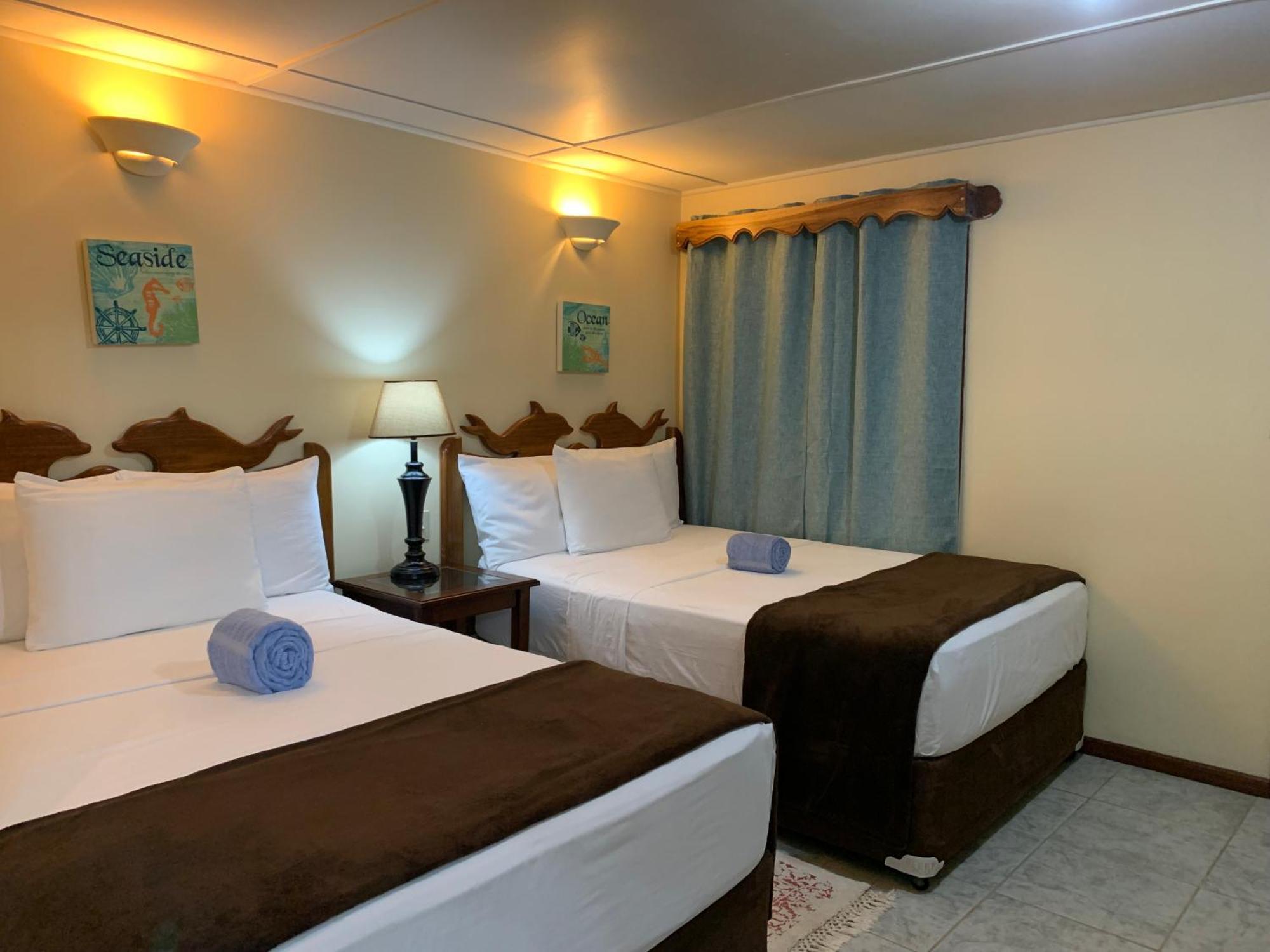 Blue Marlin Beach Resort Dangriga Extérieur photo