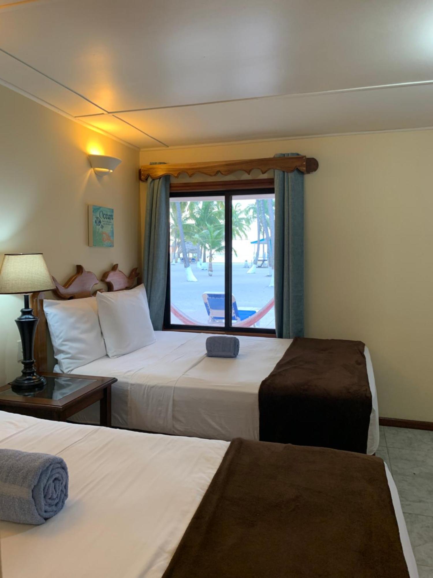 Blue Marlin Beach Resort Dangriga Chambre photo