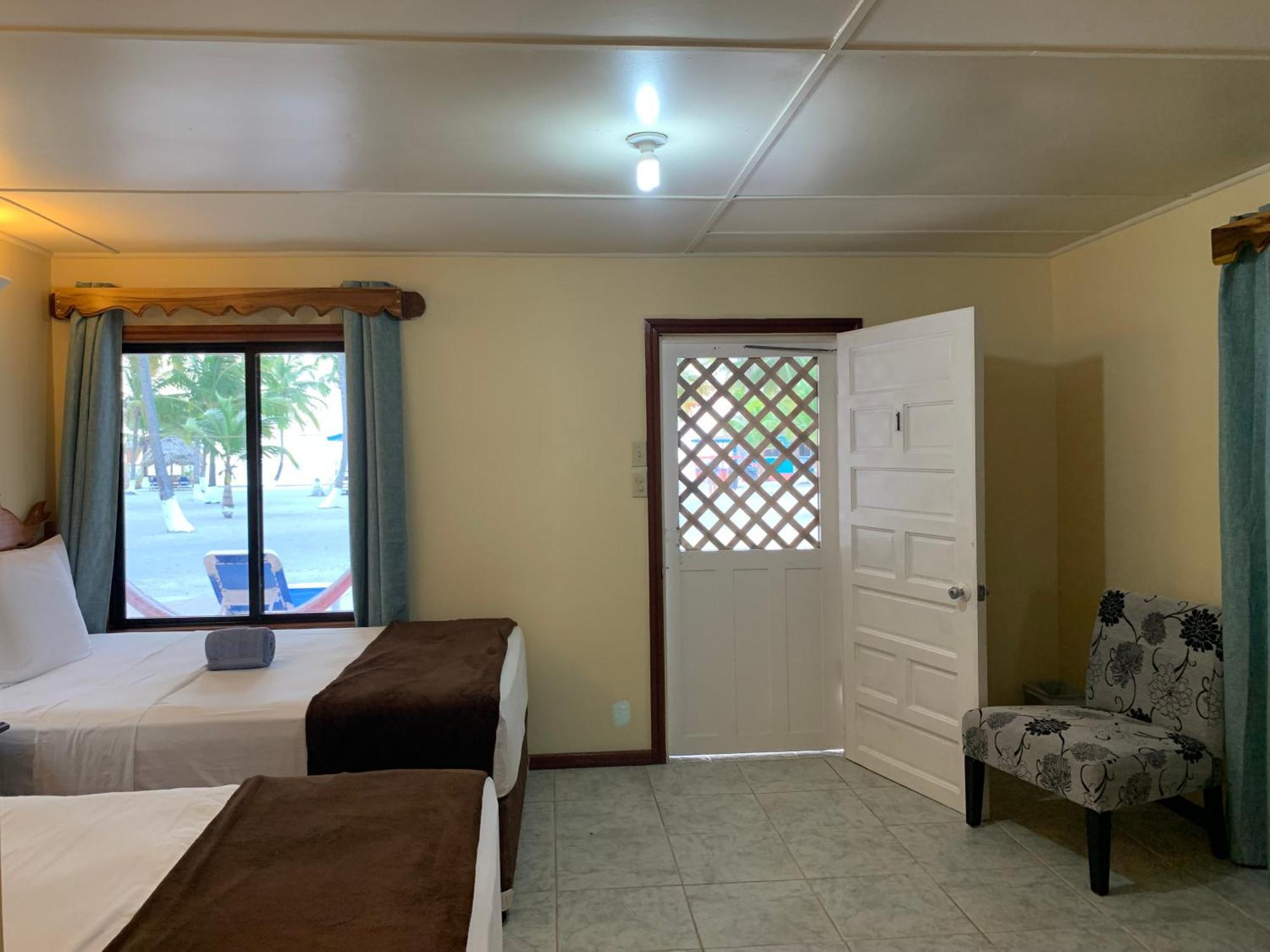 Blue Marlin Beach Resort Dangriga Chambre photo