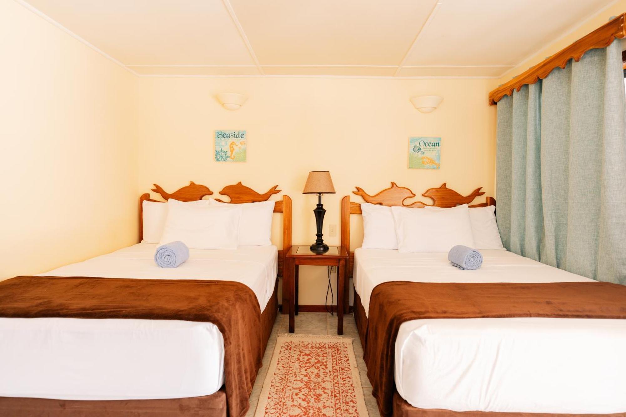 Blue Marlin Beach Resort Dangriga Extérieur photo